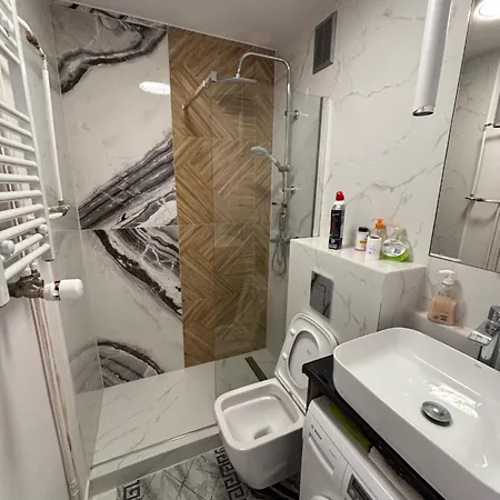 Przymorze Apartament,blisko Park Regana, Plaza شقة